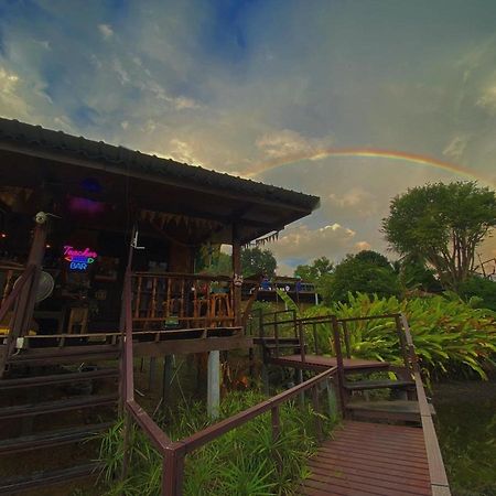 Baan Krupong Hotel Ban Tha Thong Mon Kültér fotó