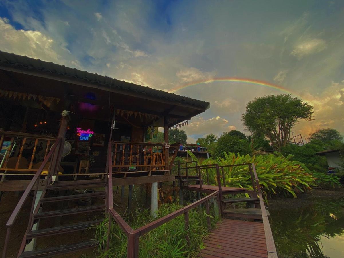 Baan Krupong Hotel Ban Tha Thong Mon Kültér fotó